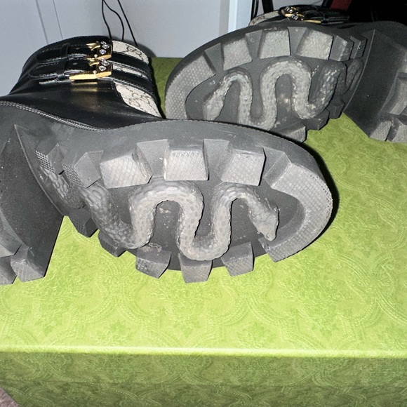 Womens Gucci Ankle Boot With Buckles - Picture 5 of 5